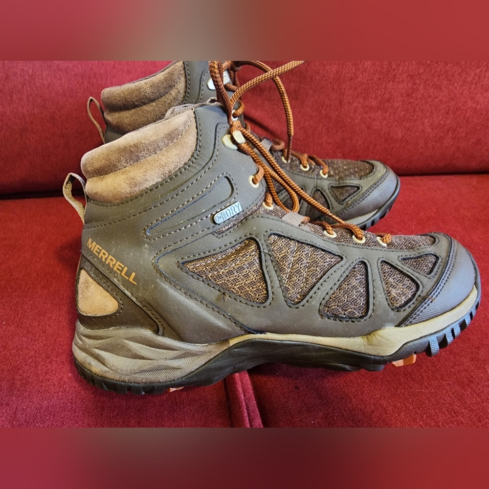 Merrell Olive and Tan Hiking Shoes